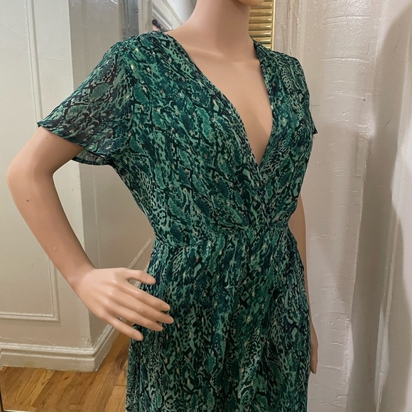 Goa Elegant Green Wrap Dress - Picture 13 of 13